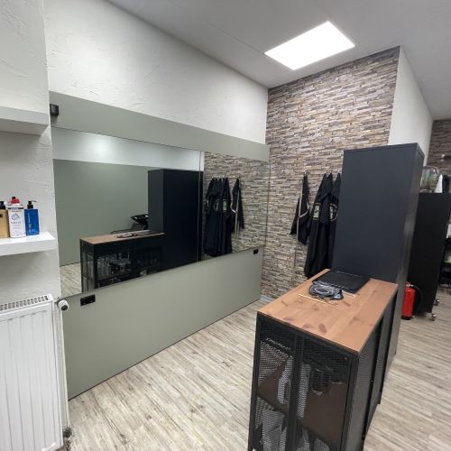 Haarstudio Empfangsbereich nach der Folierung von reCover Haarstudio Empfangsbereich nach der Folierung von reCover