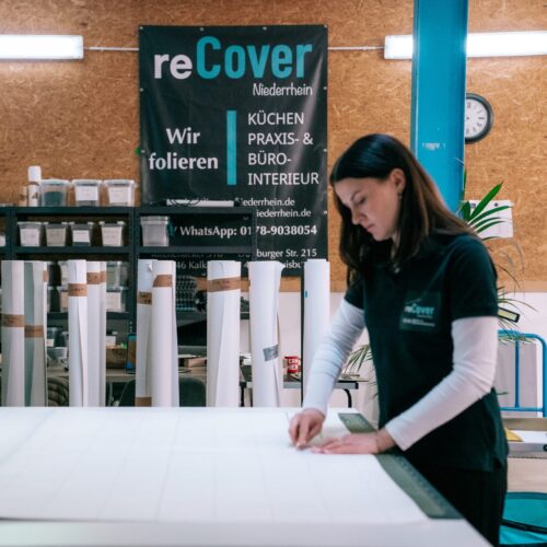 reCover Niederrhein - KuÌchenfolierung MoÌbelfolierung 30 - Folienauswahl